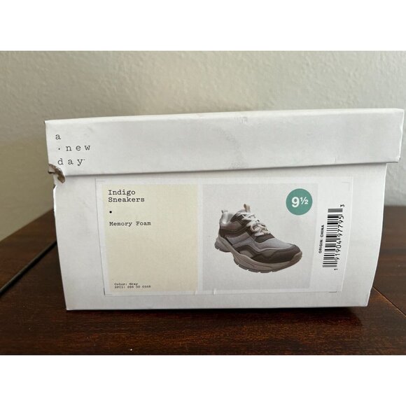 A New Day Indigo Sneaker Womens Sz 9.5 Gray Memory Foam Comfort Athletic Shoes - Picture 10 of 10